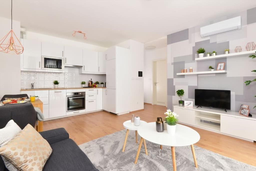 Laurel Bay Apartment Budapest Eksteriør billede