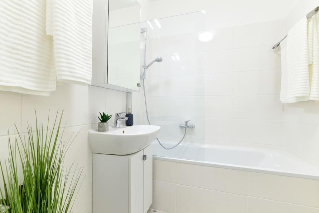 Laurel Bay Apartment Budapest Eksteriør billede